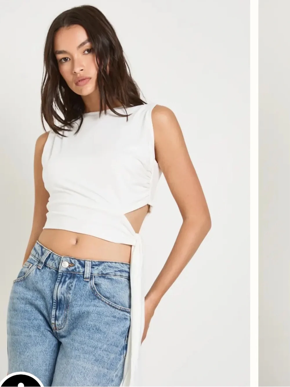 PrettyLittleThing White Tie-Front Sleeveless Crop Top